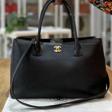 chanel shopping trasparente boe|Chanel cerf tote.